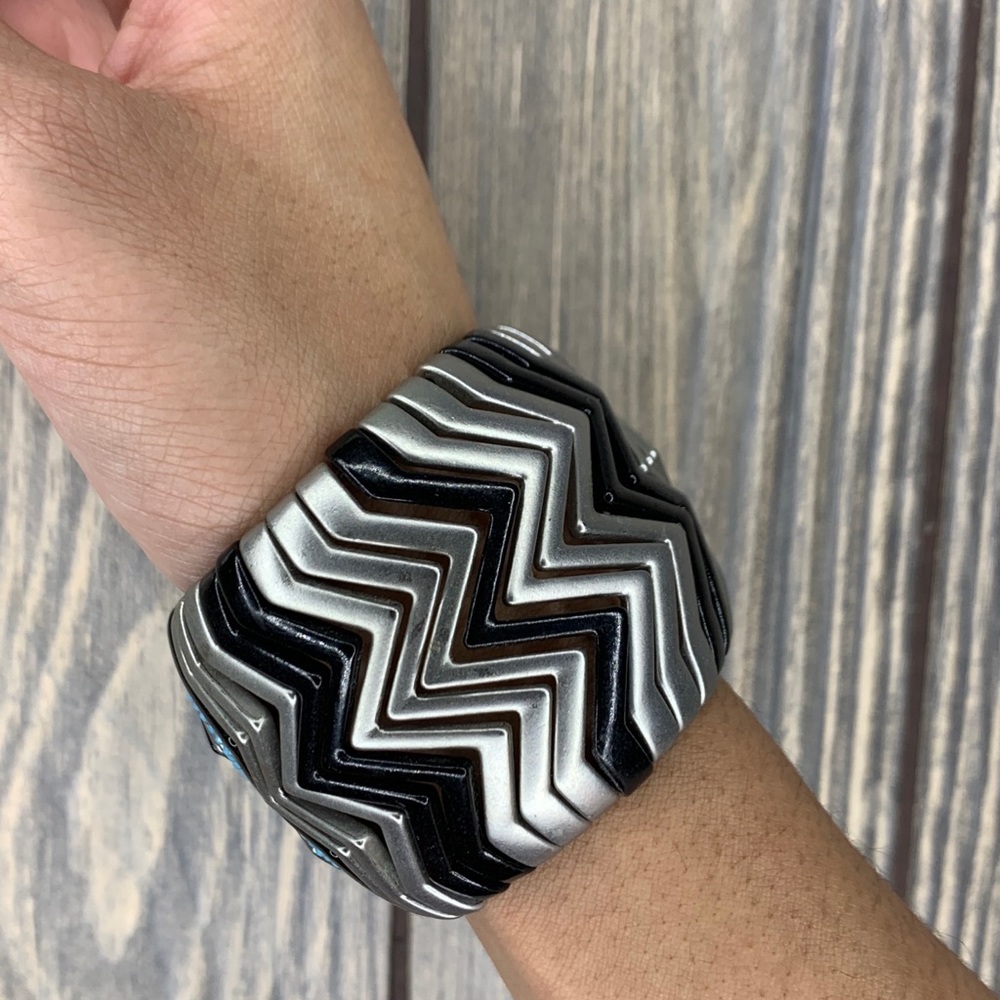 Chevron bracelet - Picture 4 of 4